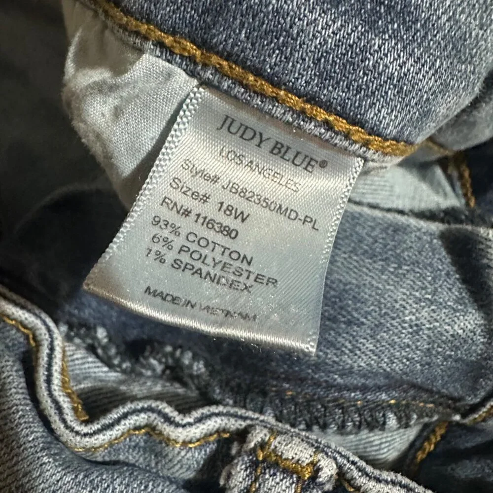 Judy Blue Womens Custom Cutoff Jean Shorts Size 18W Light Wash Frayed Hem Casual - Picture 8 of 11